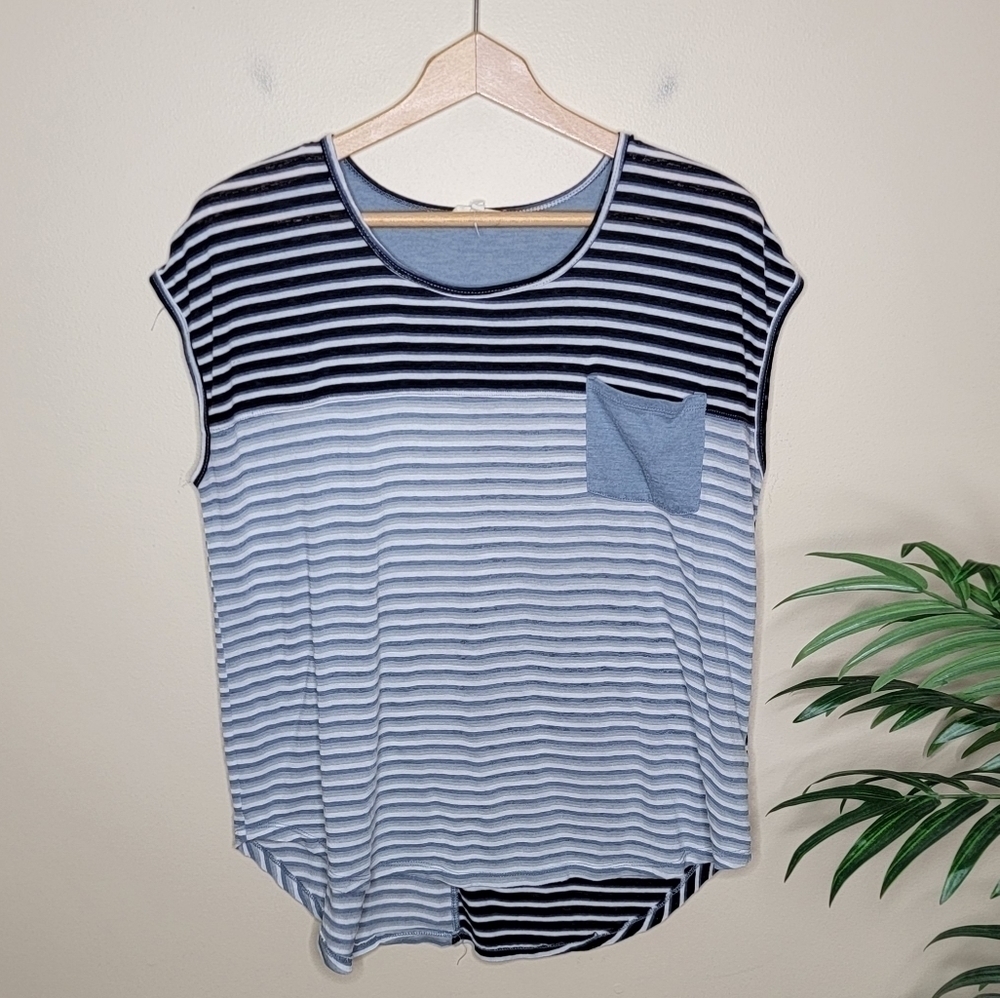 Mystree | Black Gray White Mixed Stripe Cap Sleeve Tee Size Small